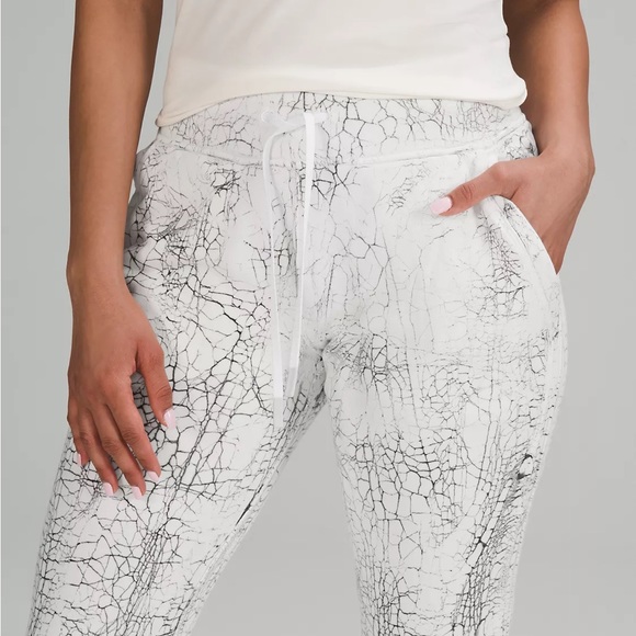 ***SOLD****. Lululemon warm down jogger thread dye - Picture 6 of 6